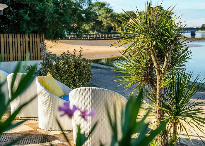 Hotel Le Pavillon Bleu