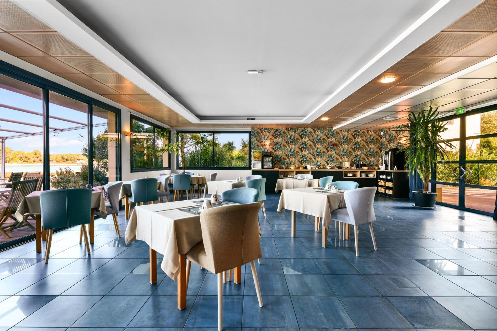 Hotel Le Pavillon Bleu