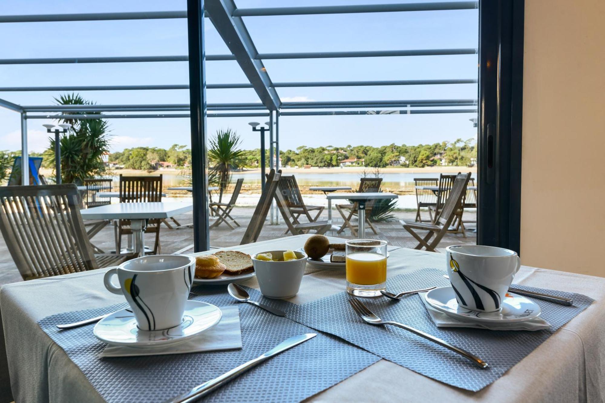 Le Pavillon Bleu 3*