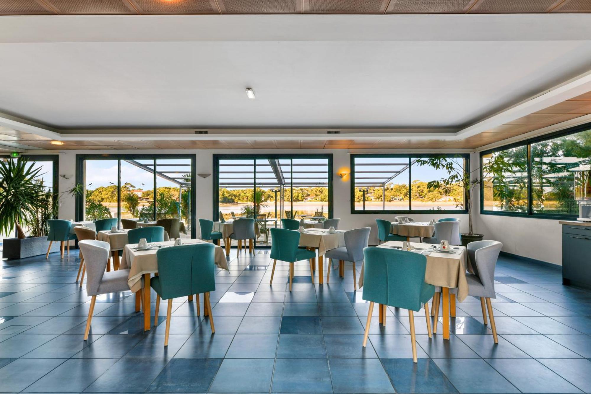 Hotel Le Pavillon Bleu 3*