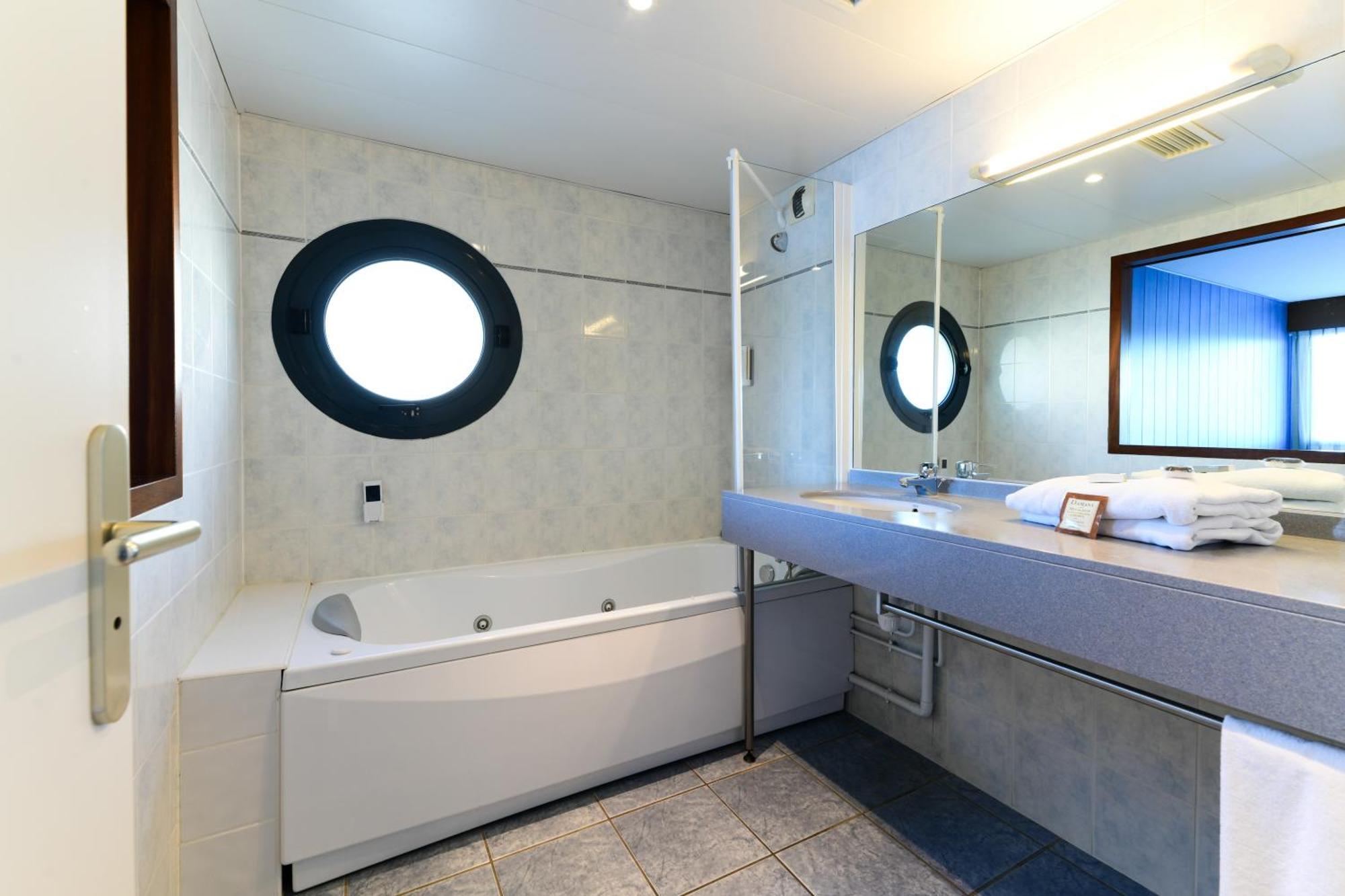 Hotel Le Pavillon Bleu 3*